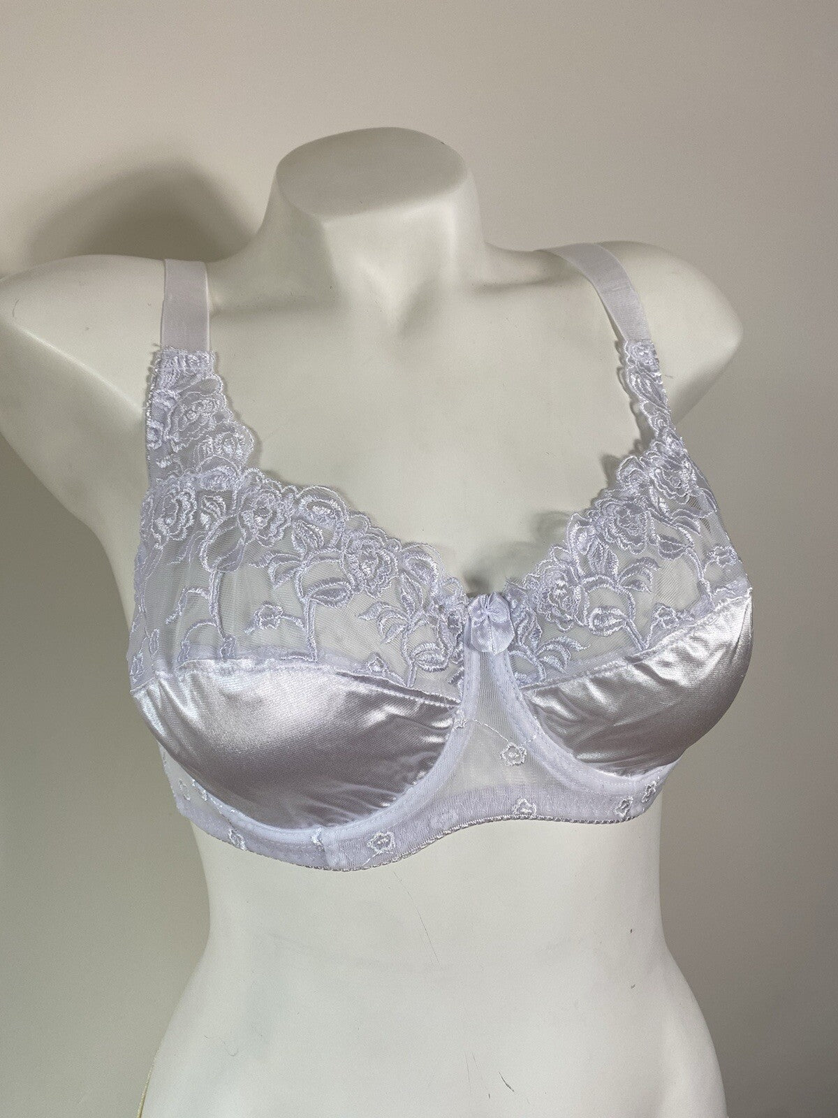 Unpadded White Bra Lace & Satin Bra Underwired  Sizes 34 - 44 / B - DD Cup