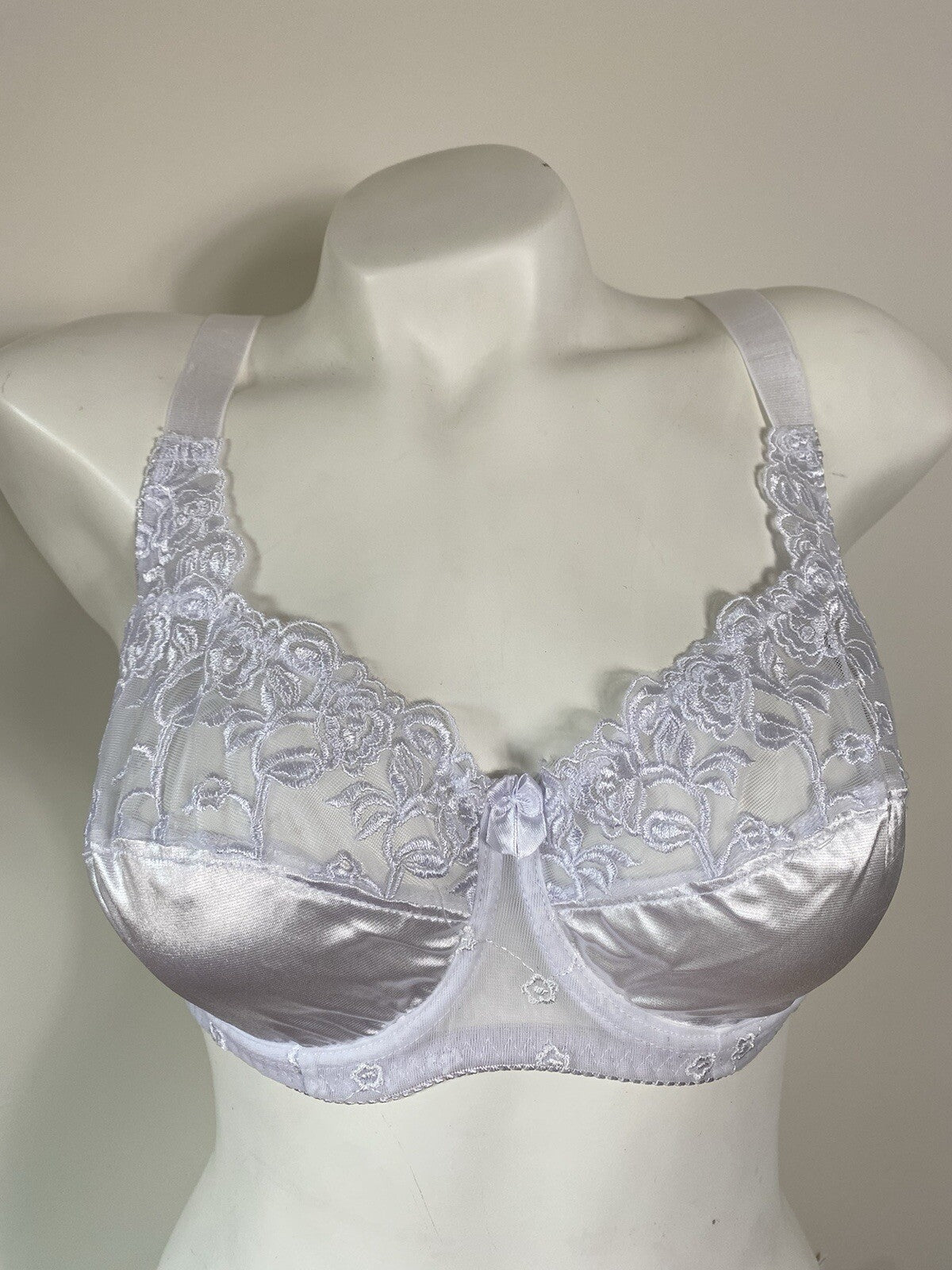 Unpadded White Bra Lace & Satin Bra Underwired  Sizes 34 - 44 / B - DD Cup