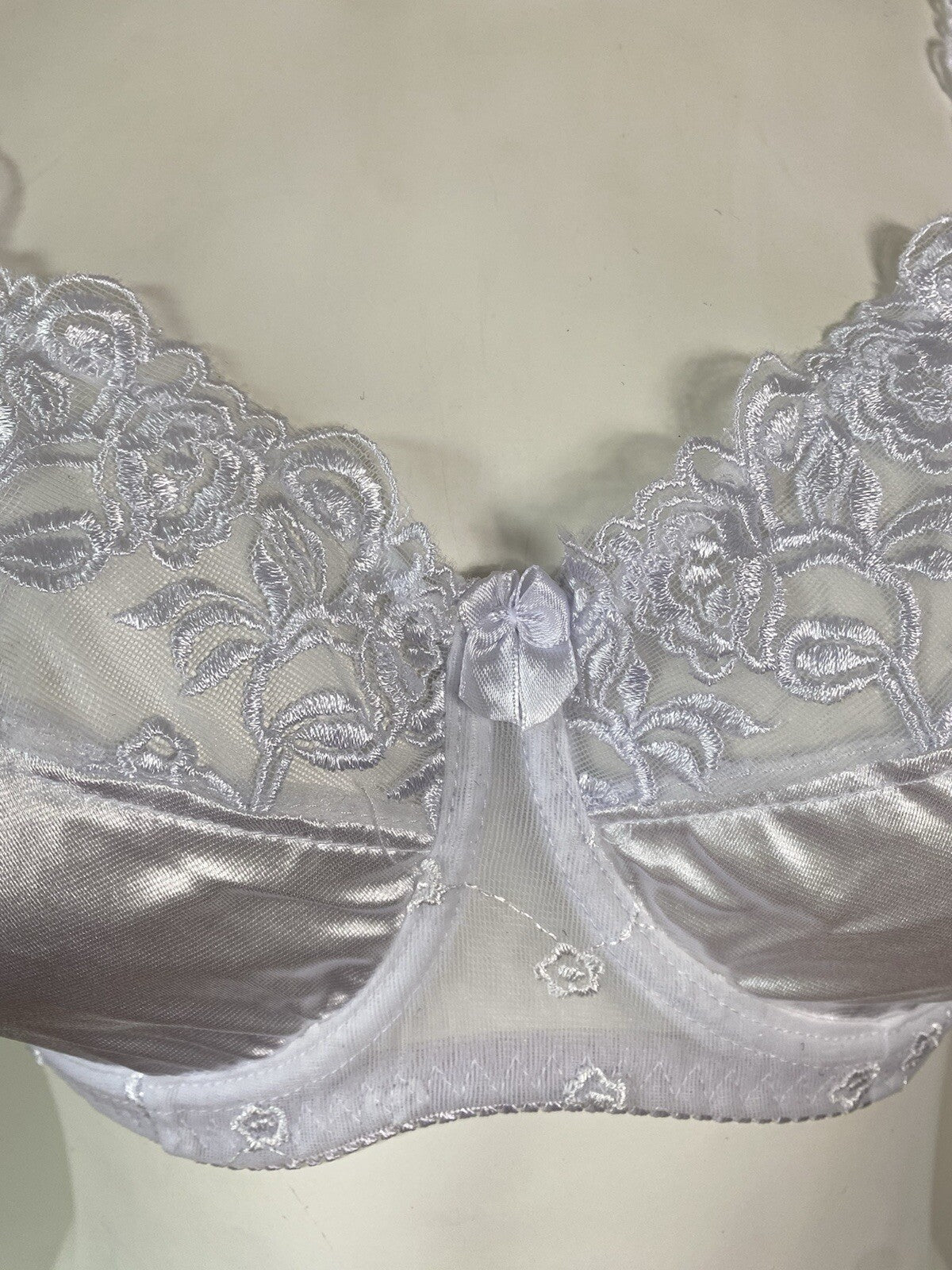 Unpadded White Bra Lace & Satin Bra Underwired  Sizes 34 - 44 / B - DD Cup