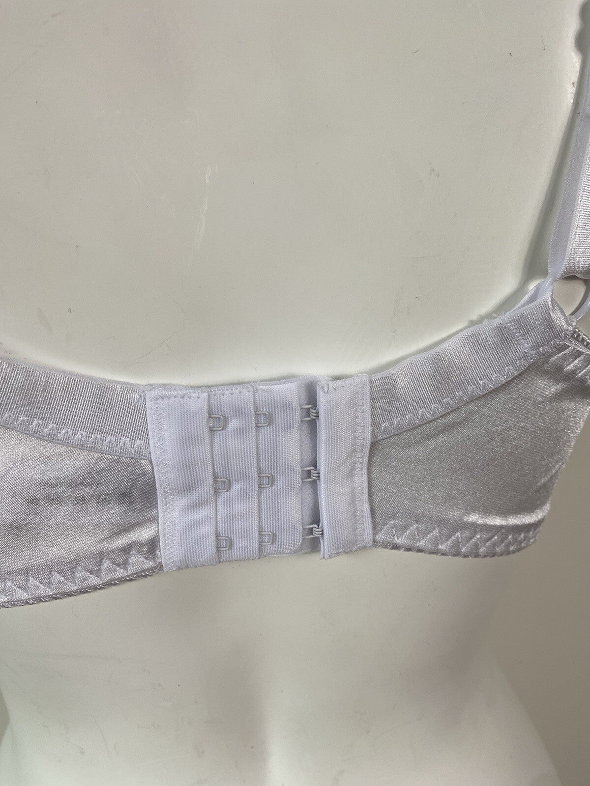 Unpadded White Bra Lace & Satin Bra Underwired  Sizes 34 - 44 / B - DD Cup