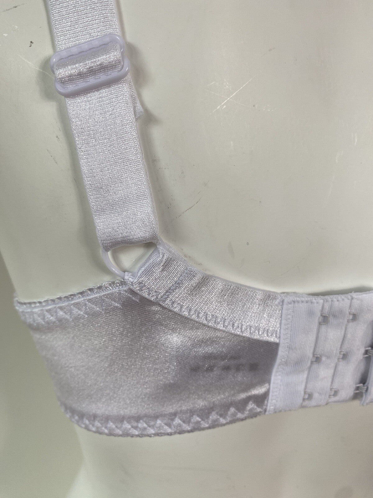 Unpadded White Bra Lace & Satin Bra Underwired  Sizes 34 - 44 / B - DD Cup