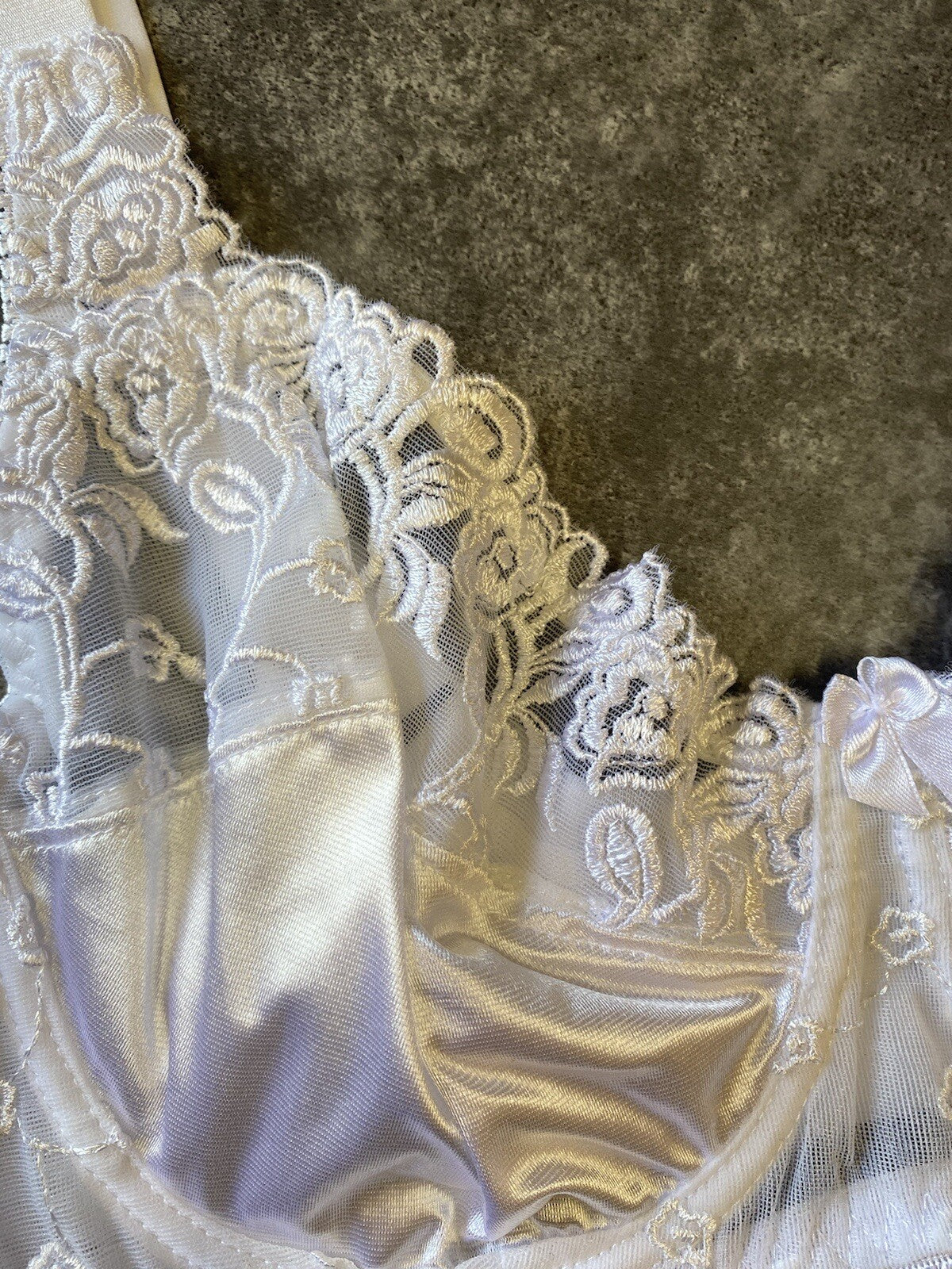 Unpadded White Bra Lace & Satin Bra Underwired  Sizes 34 - 44 / B - DD Cup