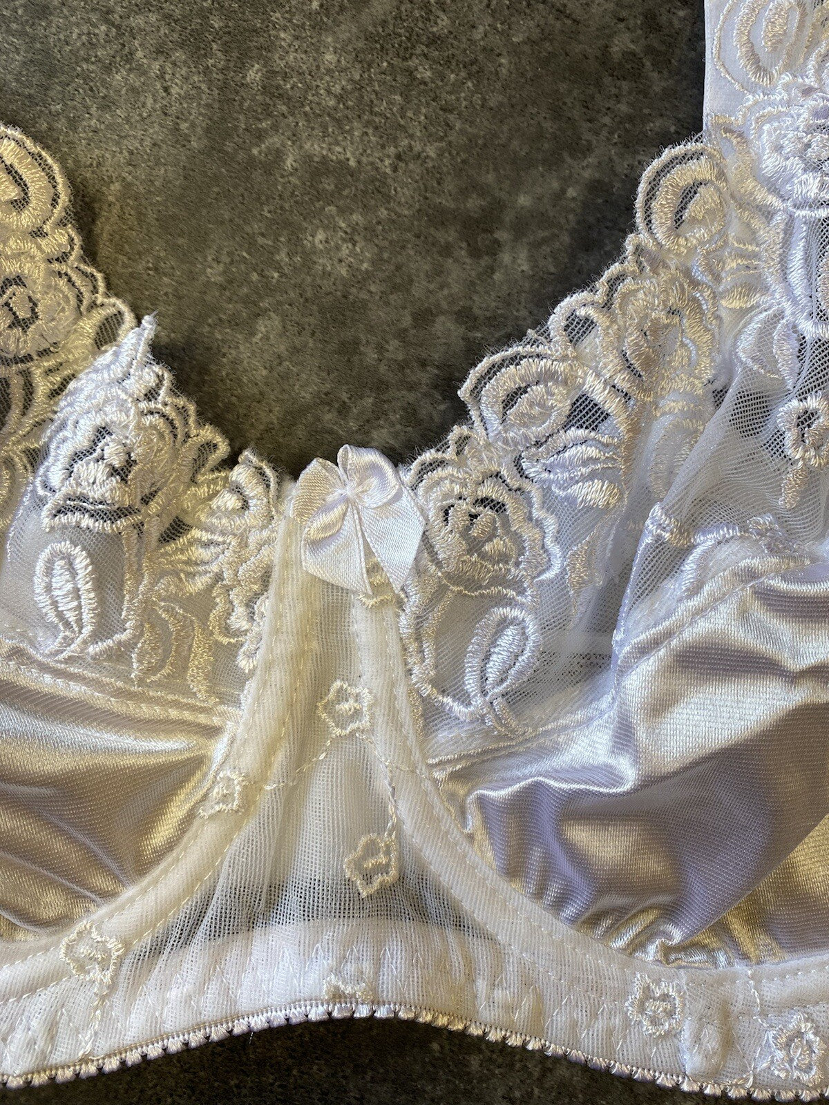 Unpadded White Bra Lace & Satin Bra Underwired  Sizes 34 - 44 / B - DD Cup