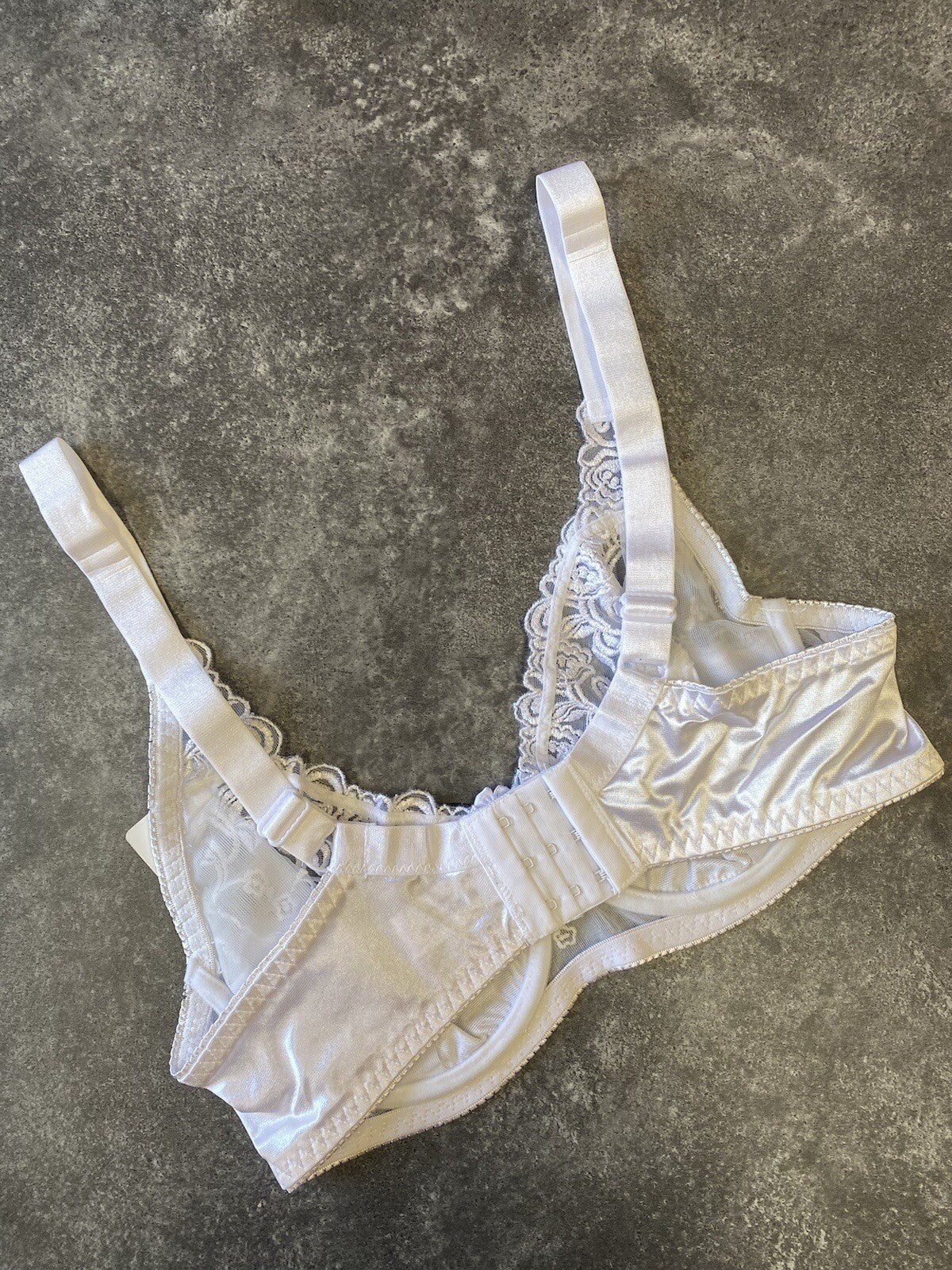 Unpadded White Bra Lace & Satin Bra Underwired  Sizes 34 - 44 / B - DD Cup