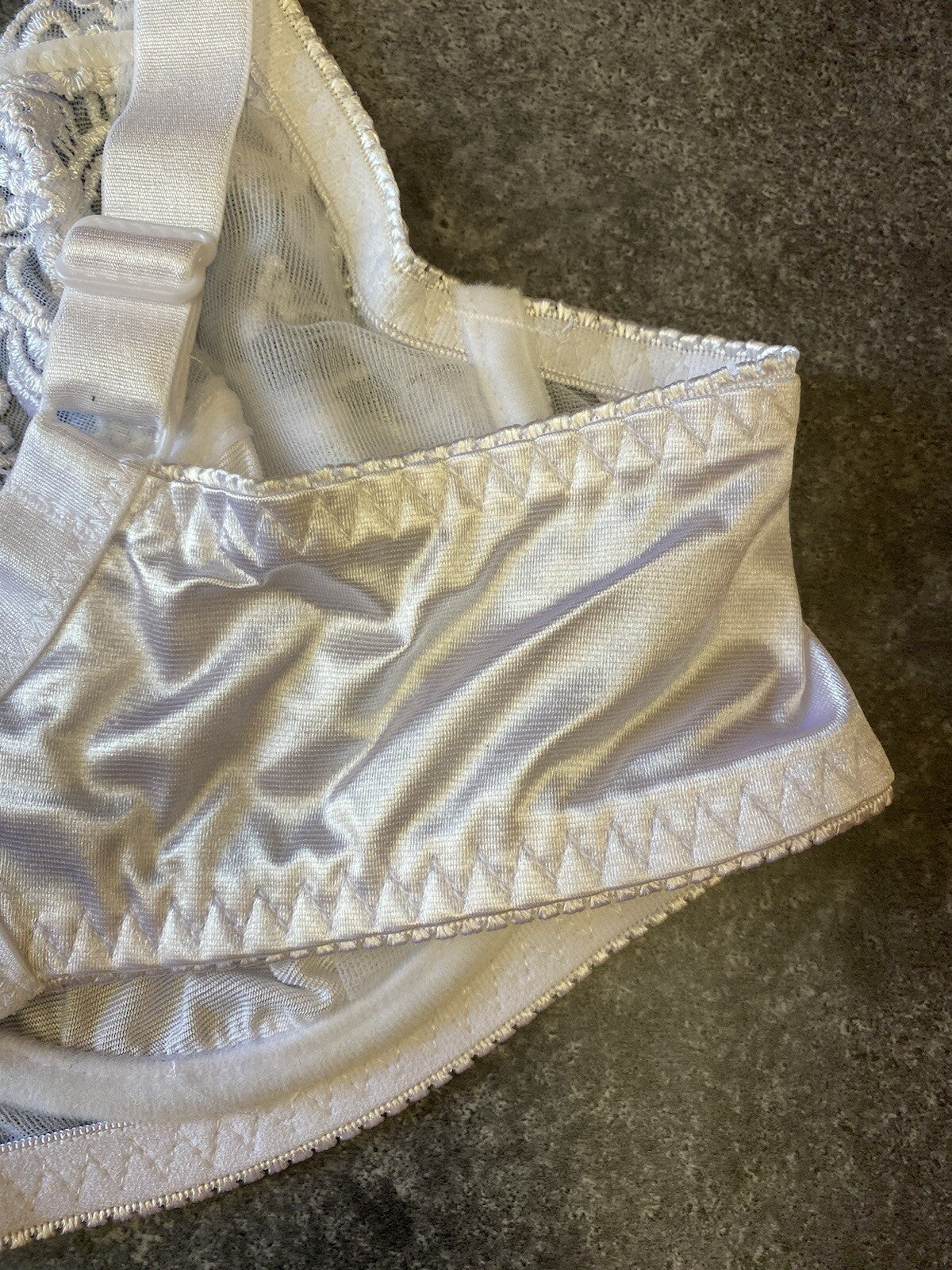 Unpadded White Bra Lace & Satin Bra Underwired  Sizes 34 - 44 / B - DD Cup